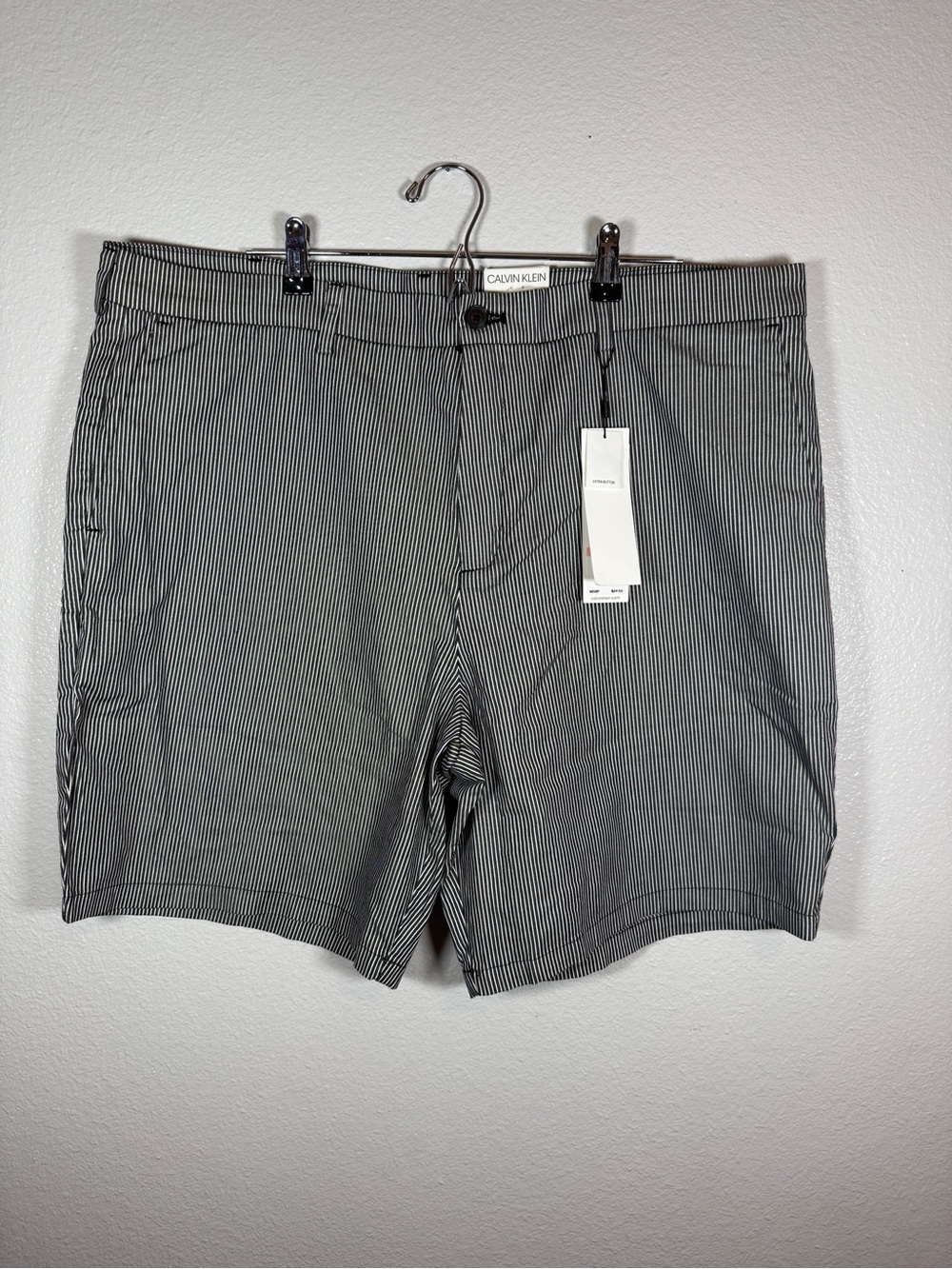 Calvin Klein Mens Shorts 40 Striped Chino Flat Front Black White Seersucker NWT